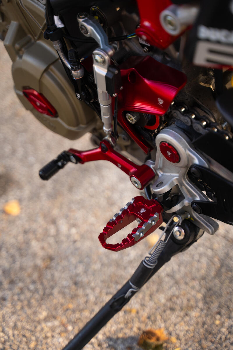 Footpegs kit TOURING - driver